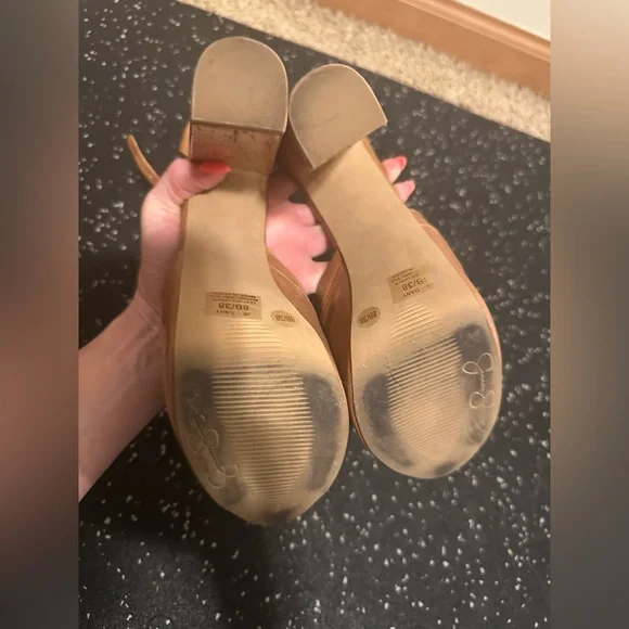 Jessica Simpson platform sandals size 8. - Picture 5 of 6